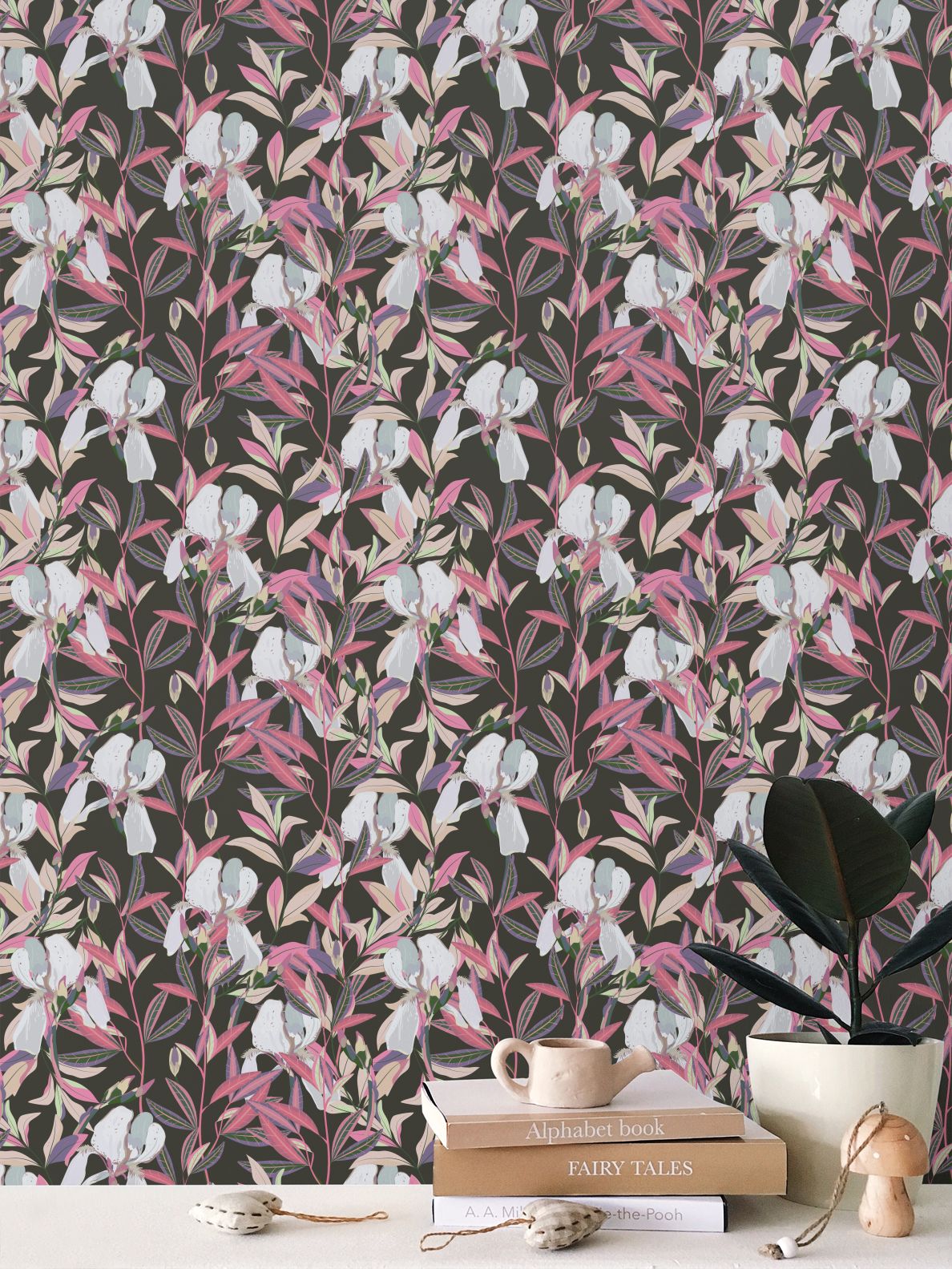 Iris Wallpaper, Soft Black