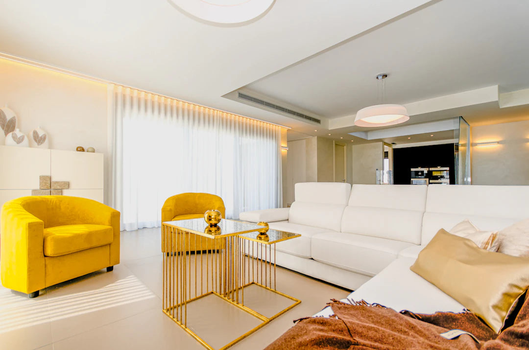 Achieving Visual Harmony in Maximalist Interiors