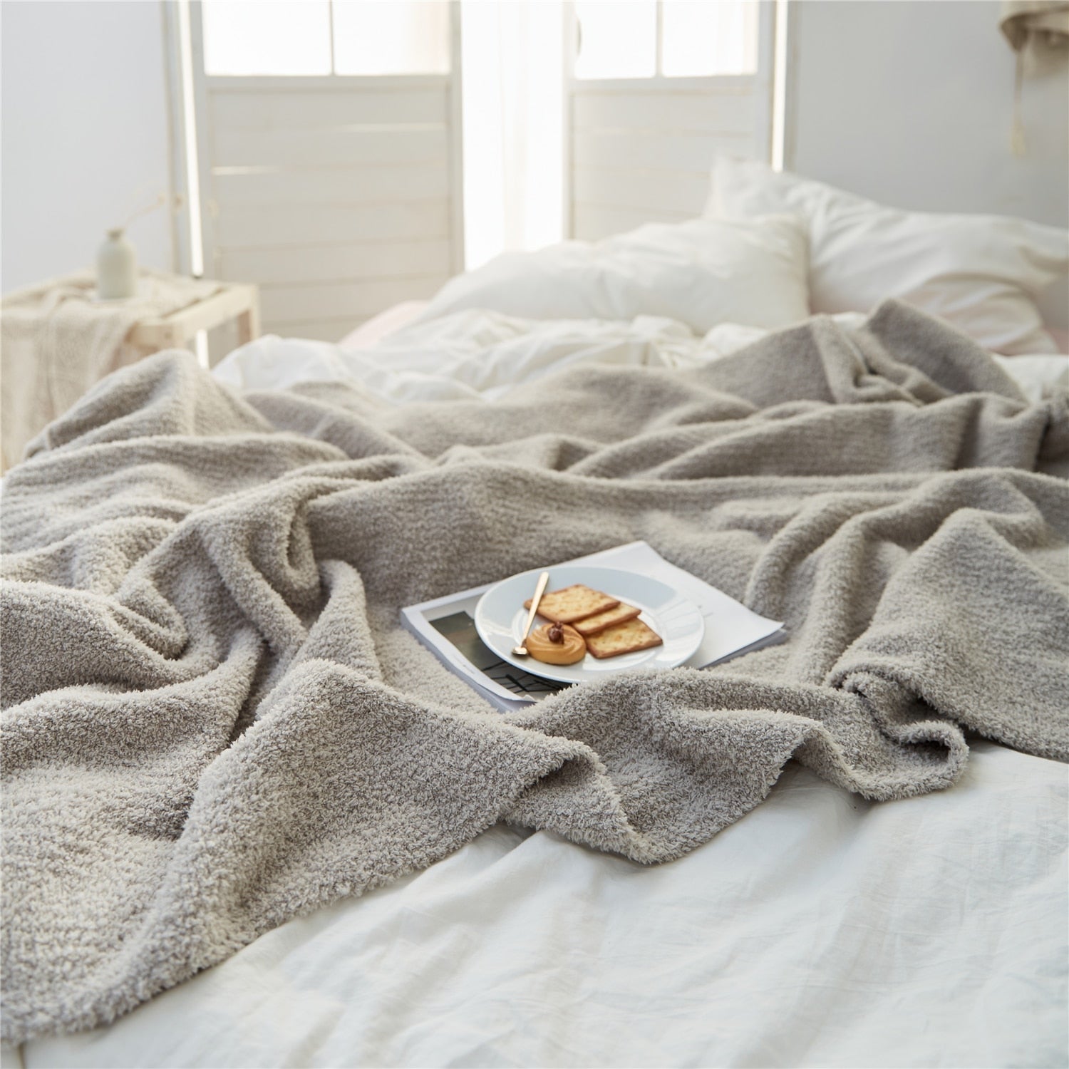 Cozy Coral-Fleece Blanket Ramble & Roam