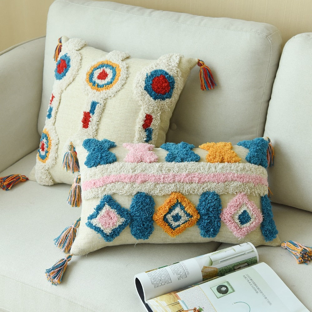 https://rambleroamco.com/cdn/shop/products/Handmade-Luxury-Moroccan-Wool-Throw-Pillows-with-Tassels-Ramble-Roam-583.jpg?v=1679482347&width=1000